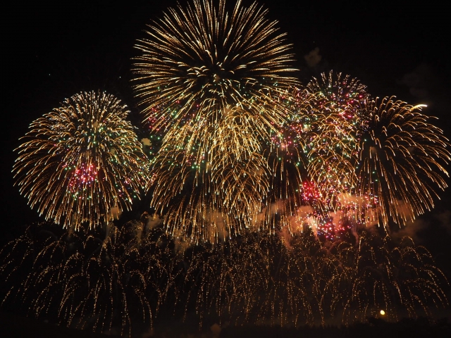勝毎花火大会